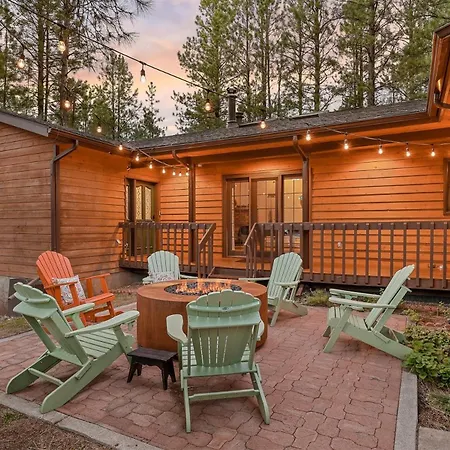 Pristine Cabin On Wooded Lot. Fantastic Location Pool Table